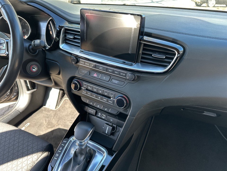 Foto 1 - Kia Ceed , Schwarz