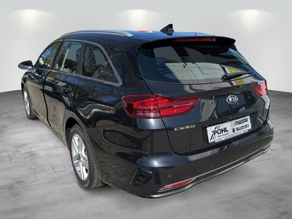 Foto 1 - Kia Ceed , Schwarz