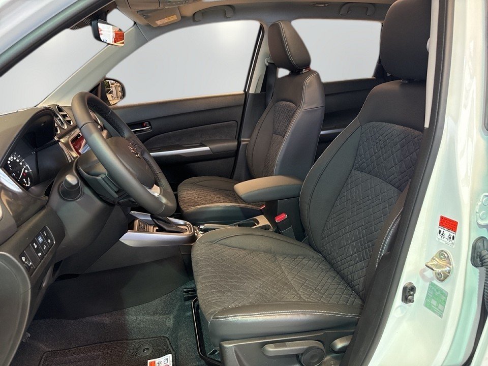 Foto 1 - Suzuki Vitara 1.5 Comfort+ Allgrip AGS, Cool white pearl met.