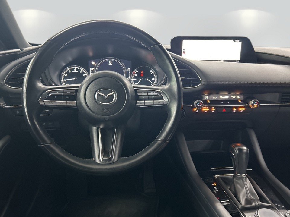 Foto 1 - Mazda 3 2.0l 'SELECTION' M Hybrid, Jet Black