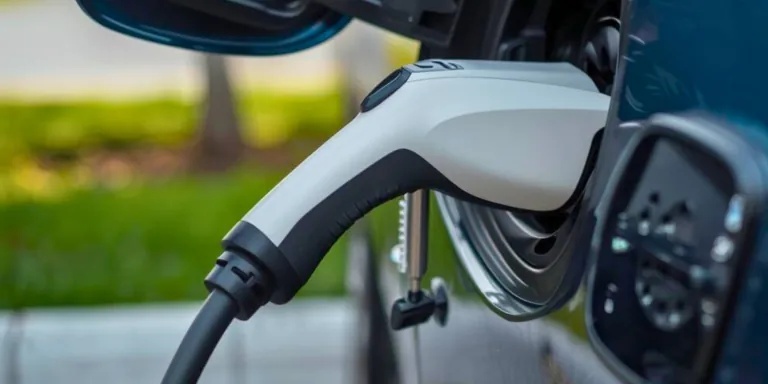 Elektroauto an der Ladesäule